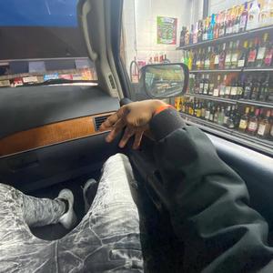 HeadHuntin (feat. 352Leek)