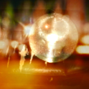 弐月 (feat. RICKY)