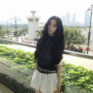 把春天钉在她窗台