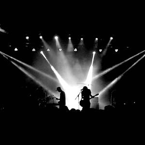 用青春唱这首歌