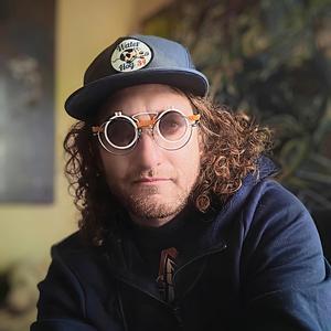 choir meeting folkowed by anarchic emergent complex sociality