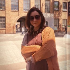 配一副特制墨镜