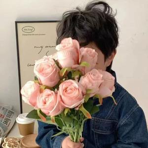 谁要继续伤下去【原唱】