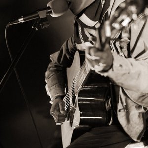 春末的南方城市（翻自 热河路八楼的房间）