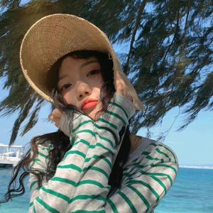 路过彼此世界的倒影