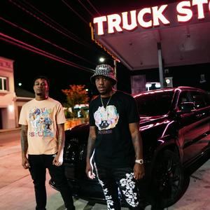 Leasing (feat. Lil V)