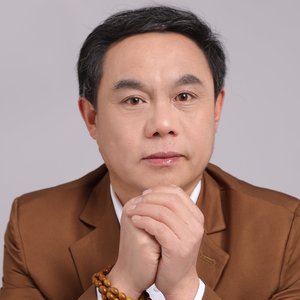 陪我一起淋过雨的人 伴奏