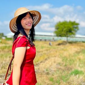 Trăng Treo Ngọn Tre