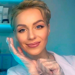 Наносим прохладный крем-гель, чтобы успокоить кожу