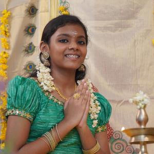 Kanninnu Kaniyayennum