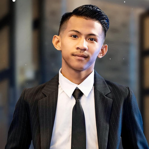 ទូរស័ព្ទអ្នកណា