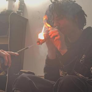 Money Land (feat. Marionn)