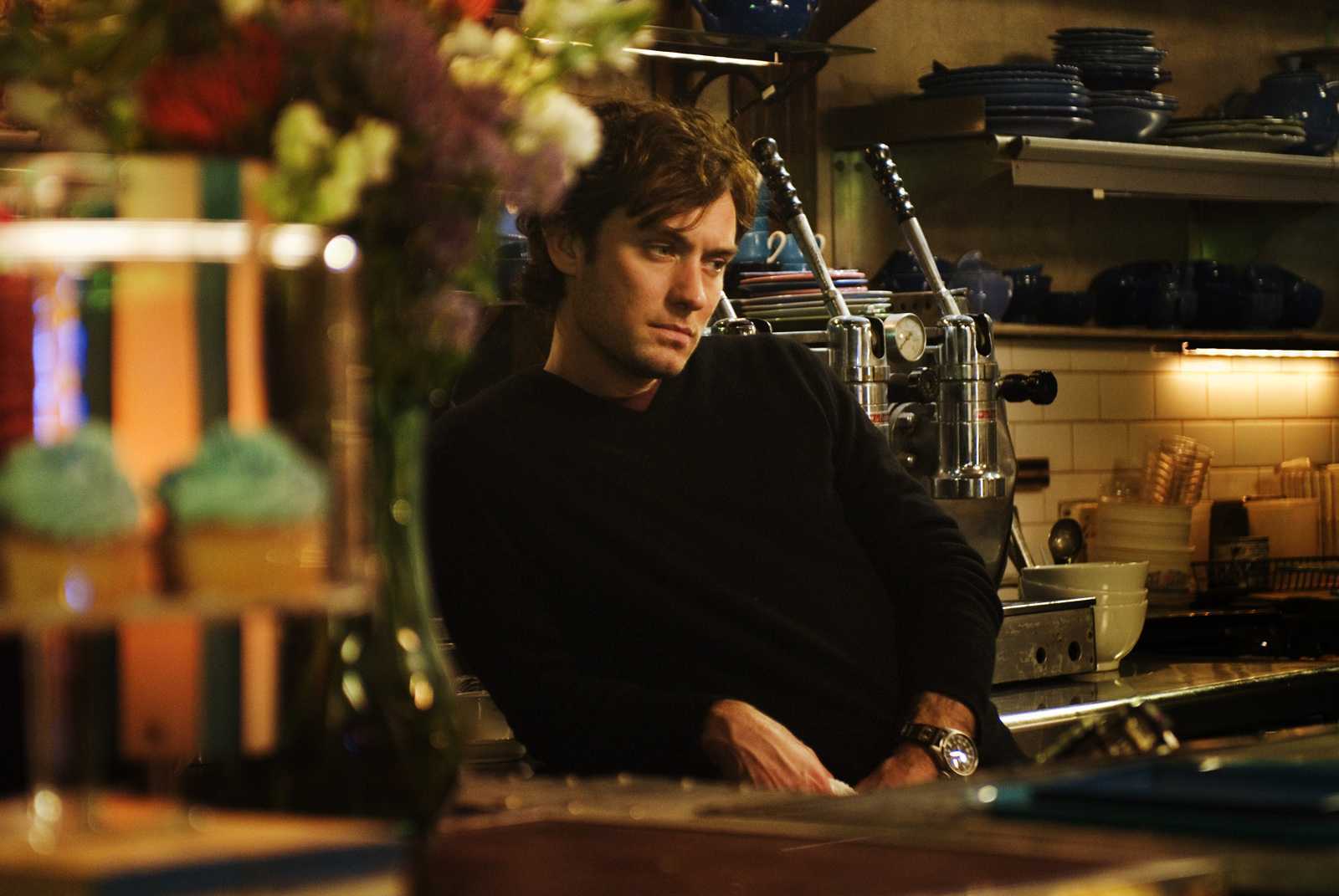 进入赌场的《skipping stone》短暂铺陈后,leslie的漫长赌局便开始了