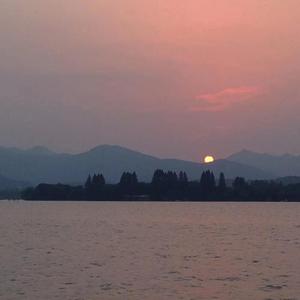 陪你一起看看夕阳落下