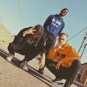 $traight out the hood (feat. Its Barz & s.b the don)