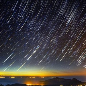 夜色流转(Slowthespinningnight)