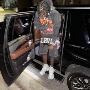 Bl33d (feat. Strongmeto)