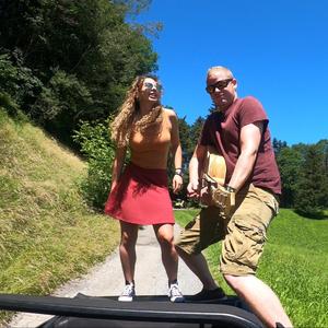 Ändlich Wuchenändi (feat. Säruu)