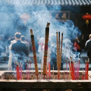 叩拜迎祥