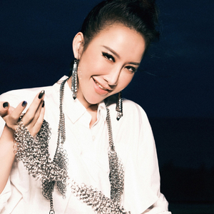 她在睡前哭泣_小猫头版