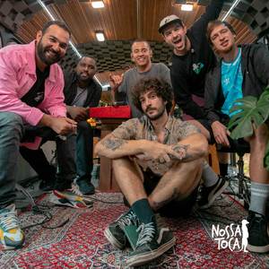 Fica um Pouco Mais (Bus Live Session)