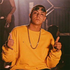 Aqui Dentro Do Meu Quarto Se Só Ouve Duas Batidas