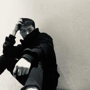 多想在平庸的生活拥抱你