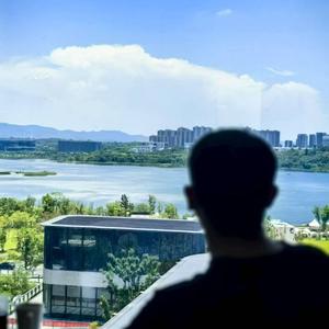 湖边派对