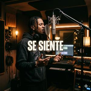 SE SIENTE