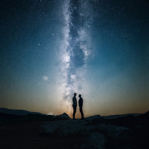 네온사인 위로 번진 사랑