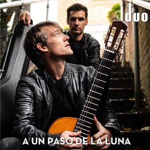 A Un Paso De La Luna