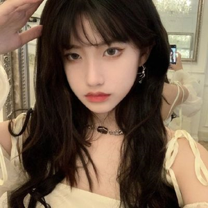 漫天的话语纷乱落在耳际