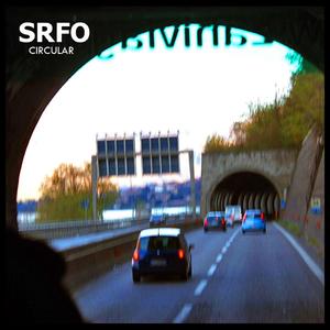 Exprimiendo el reloj.