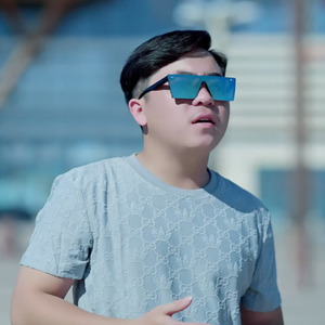 Nkauj Hmoob Tus Neeg Muaj Txuj