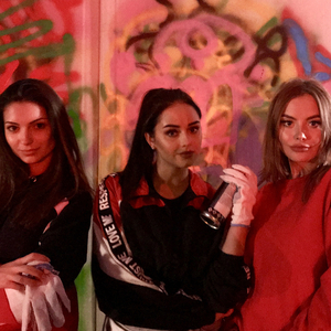 Šią Naktį Gyvenam