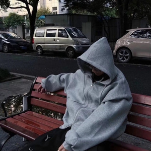 昏暗天空下的思念