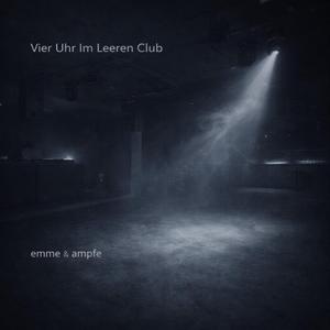 Vier Uhr Im Leeren Club