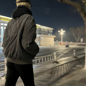 你走出了我的视线，但从未走出我的思念