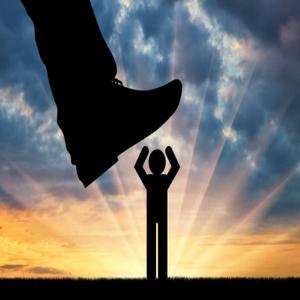 Hyvinvoinnin Varjossa