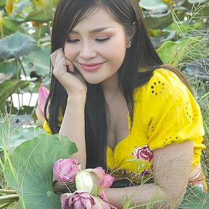 កំភេមតែងខ្លួន