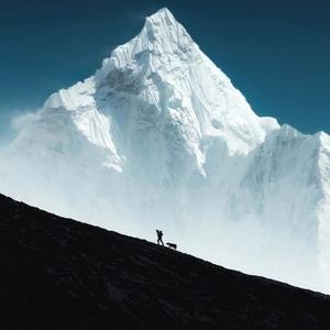 是谁在突然pouring the rain