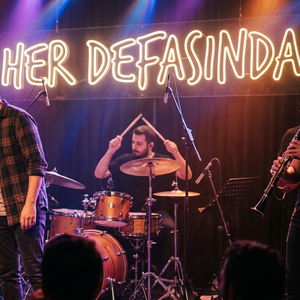Her Defasında