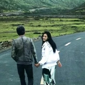 《究竟要多少眼泪 才能把心碎熬成无所谓》