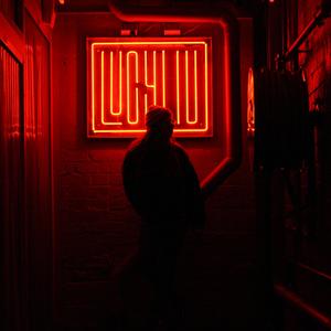 夜晚 微醺 暧昧 神秘 钢琴