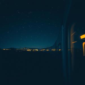 火车倒退的风景