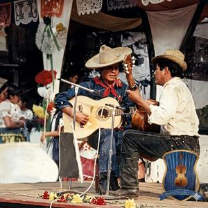 Tirindikua Tsïtsïki (feat. Dueto Chendo y Lupe)