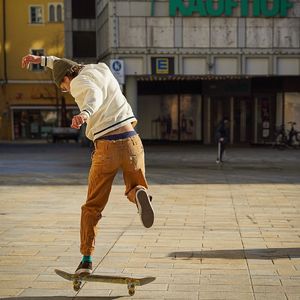 春满人间福满园