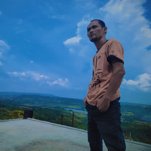 Sendiri Disini