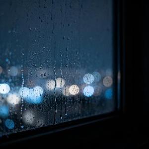 窗边雨