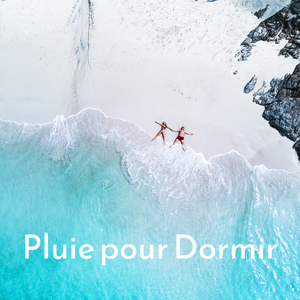 Pluie sous la tente dans la forêt